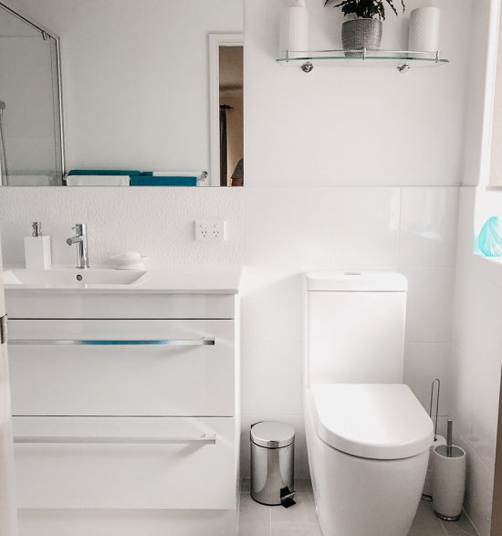 modern white small bathroom