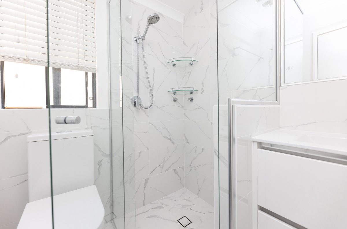 Bathroom with marble tiles